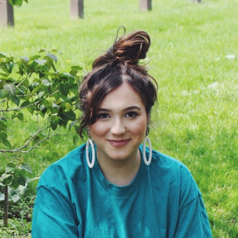 Meet your Posher, Maya